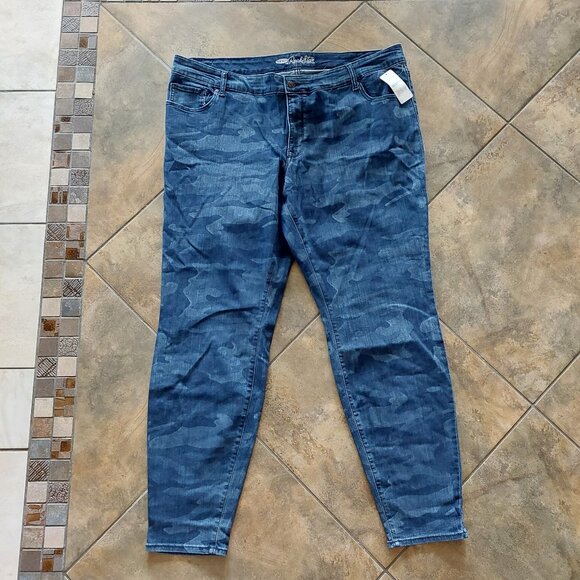 old navy womens Camo jeans Size 24 Plus - Picture 1 of 7